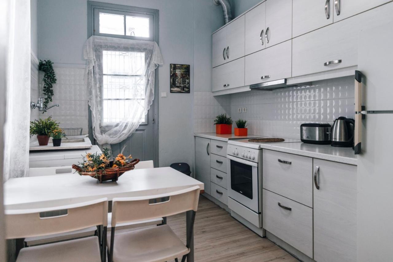 Monastiraki-Psiri, Old Town, 3-Bdr Apt, Sleep 6-10P, Spacious Court Yard Афины Экстерьер фото