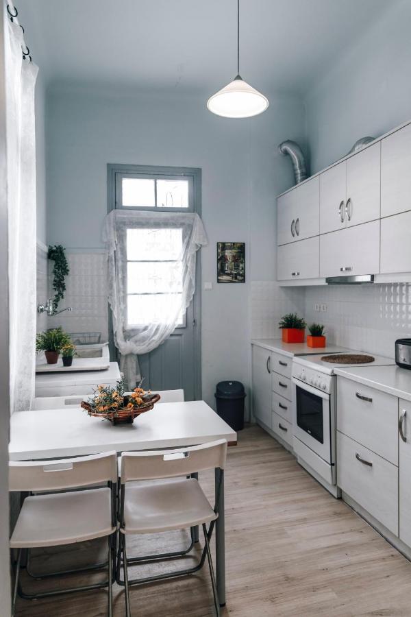 Monastiraki-Psiri, Old Town, 3-Bdr Apt, Sleep 6-10P, Spacious Court Yard Афины Экстерьер фото