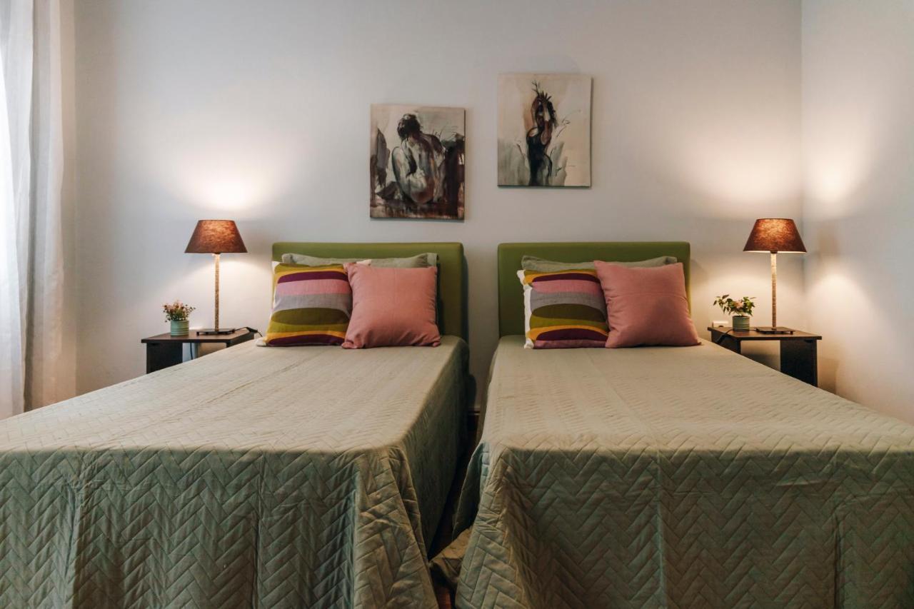 Monastiraki-Psiri, Old Town, 3-Bdr Apt, Sleep 6-10P, Spacious Court Yard Афины Экстерьер фото