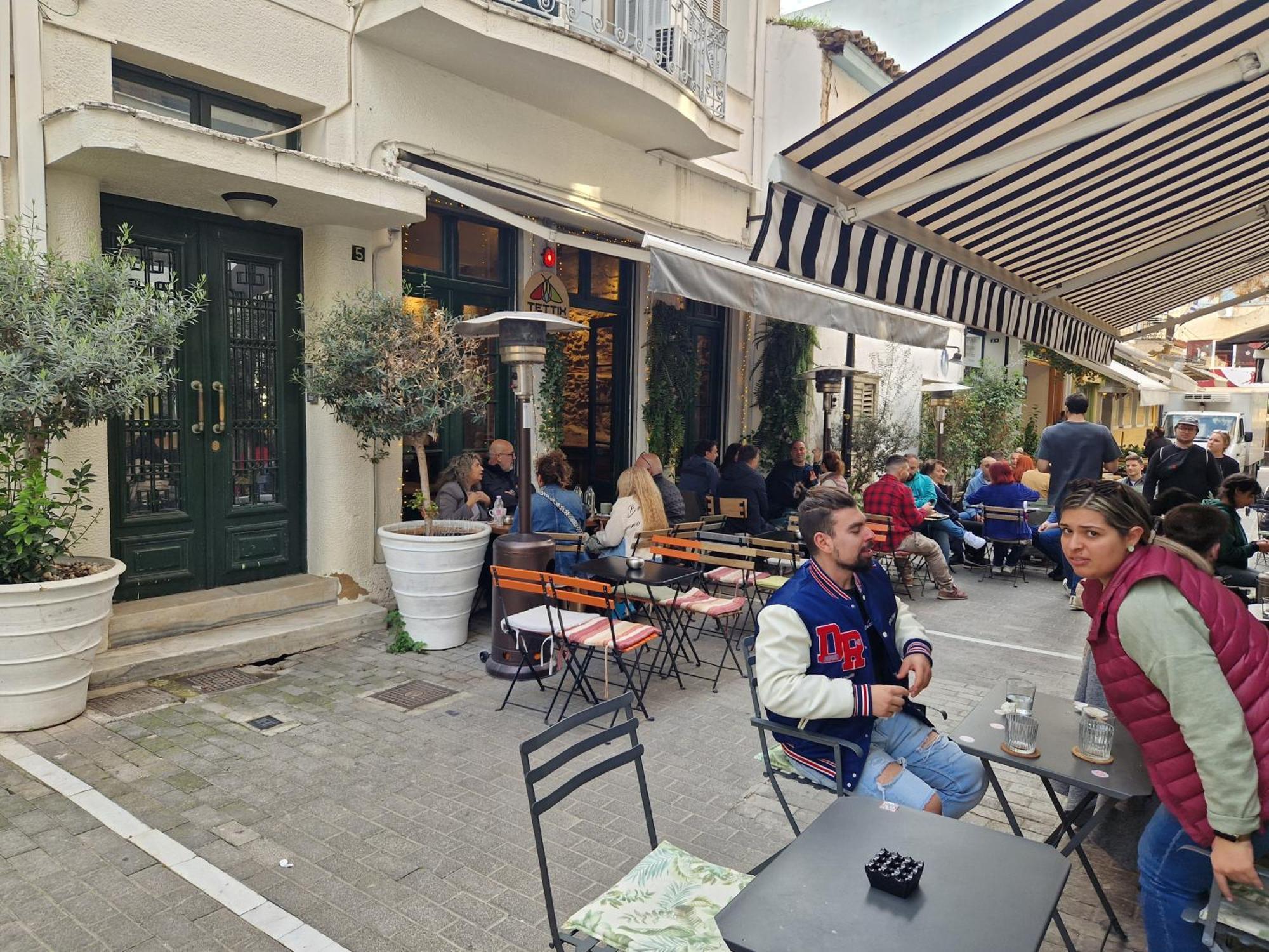 Monastiraki-Psiri, Old Town, 3-Bdr Apt, Sleep 6-10P, Spacious Court Yard Афины Экстерьер фото