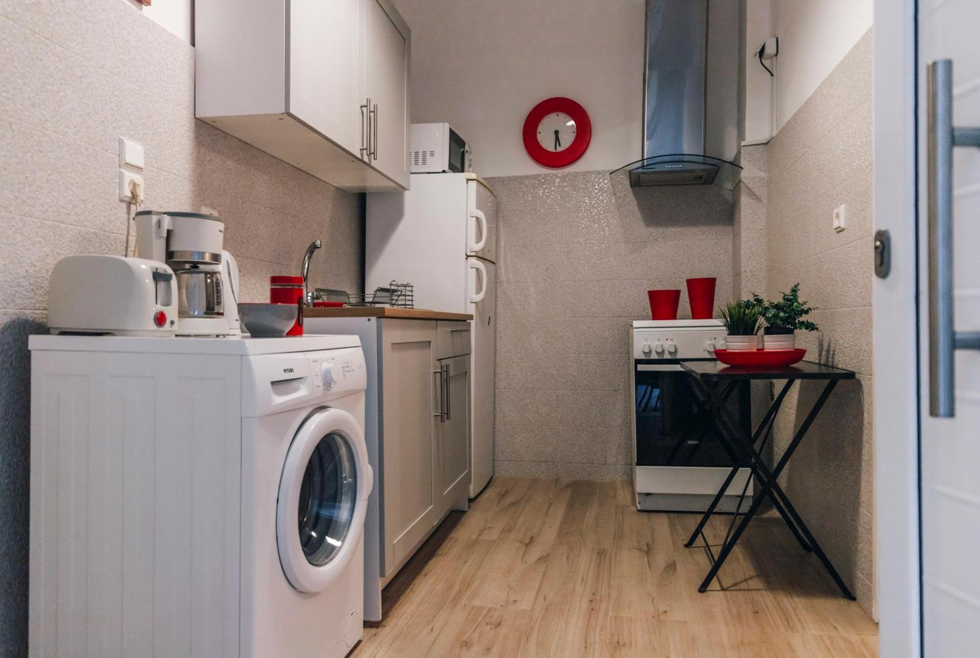 Monastiraki-Psiri, Old Town, 3-Bdr Apt, Sleep 6-10P, Spacious Court Yard Афины Экстерьер фото
