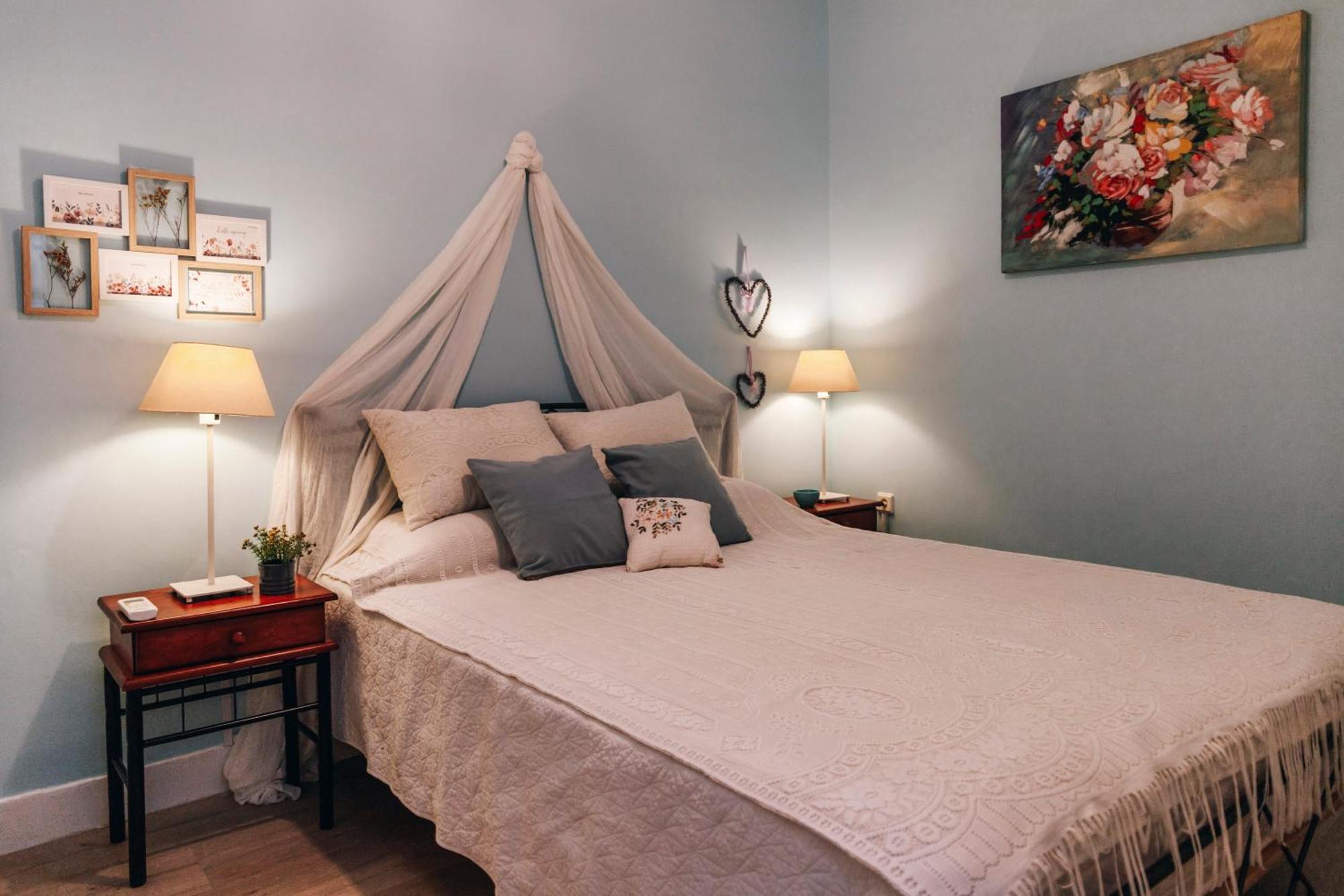 Monastiraki-Psiri, Old Town, 3-Bdr Apt, Sleep 6-10P, Spacious Court Yard Афины Экстерьер фото