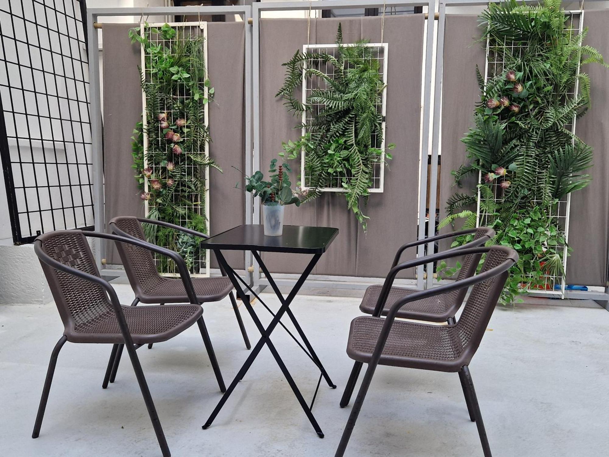 Monastiraki-Psiri, Old Town, 3-Bdr Apt, Sleep 6-10P, Spacious Court Yard Афины Экстерьер фото